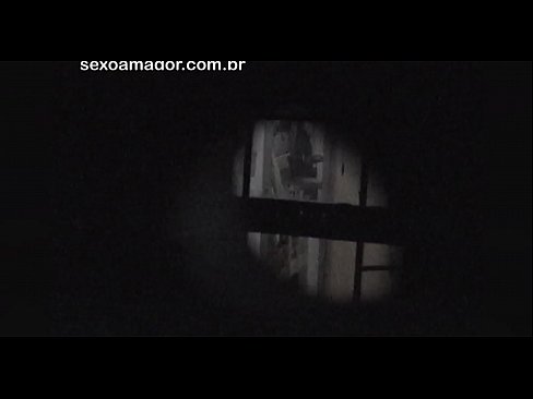 ❤️ Blondie dirakam video secara rahsia oleh intip kawasan kejiranan yang tersembunyi di sebalik batu bata kosong ❤️ Lucah berkualiti pada kami ❌❤