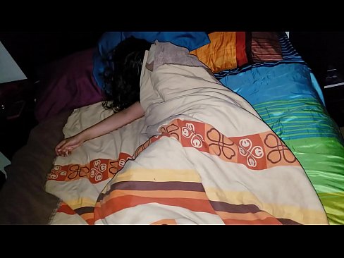 ❤️ Anak tiri memarahi ibu tirinya semasa dia tidur. ❤️ Lucah berkualiti pada kami ❌❤